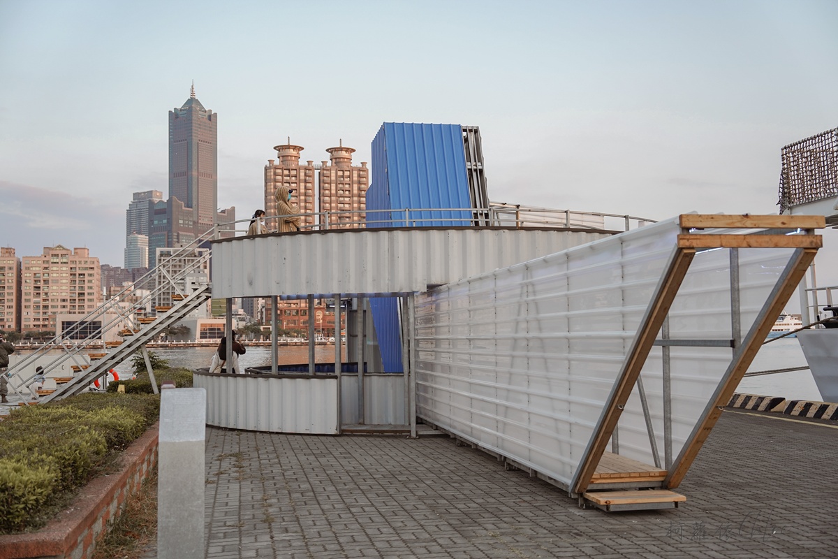 高雄國際貨櫃藝術節-愛耍廢 搭乘文化遊艇巡航高雄港 遇見藝術與港都記憶的美好