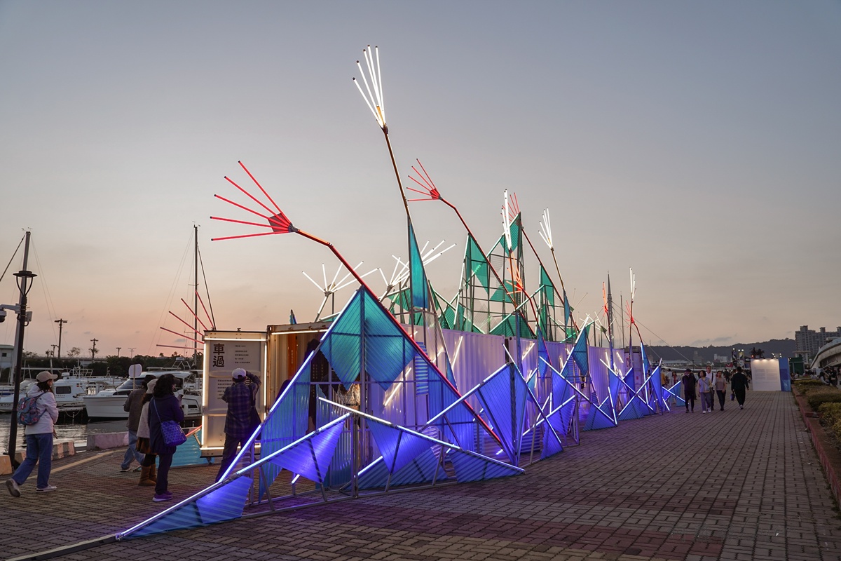 高雄國際貨櫃藝術節-愛耍廢 搭乘文化遊艇巡航高雄港 遇見藝術與港都記憶的美好