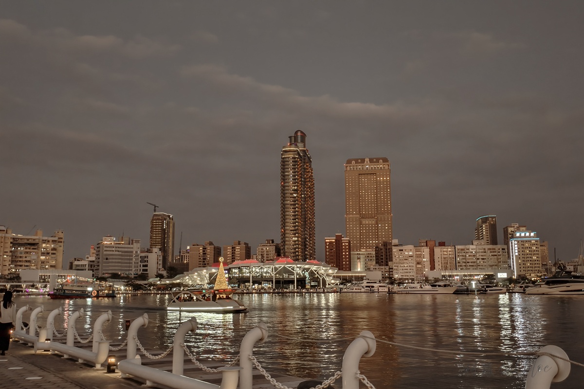 高雄國際貨櫃藝術節-愛耍廢 搭乘文化遊艇巡航高雄港 遇見藝術與港都記憶的美好