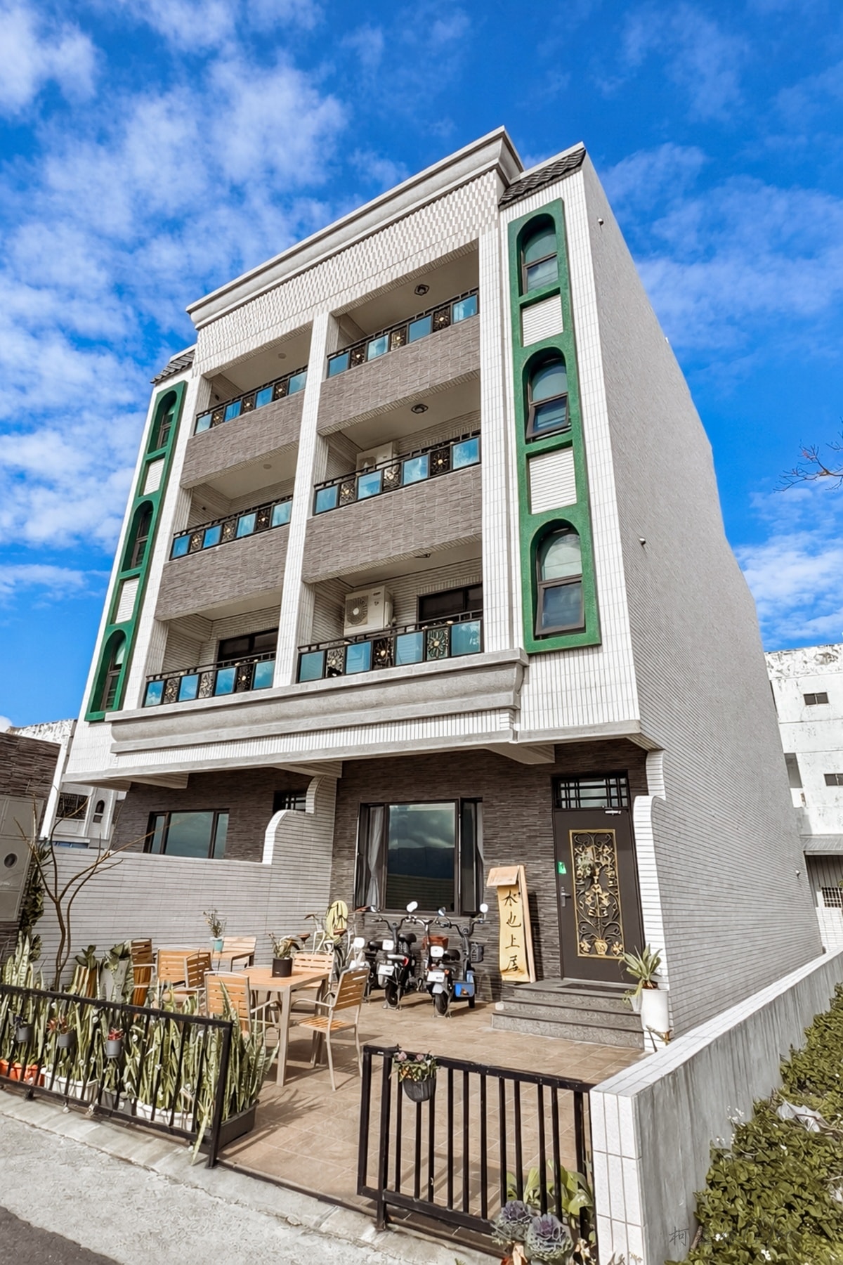 台東池上民宿｜水也上居House 親子友善四人房開箱  田野山景盡收眼底 電梯質感住宿推薦