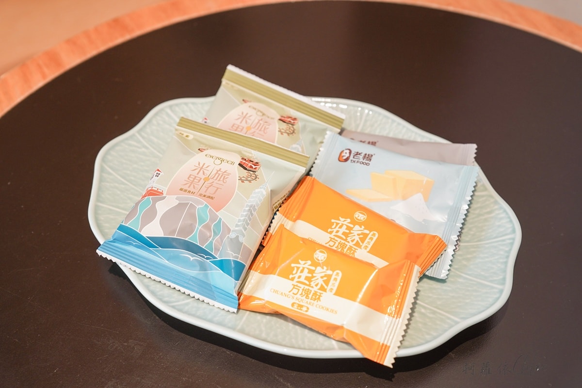 嘉義親子住宿推薦｜長榮文苑酒店住宿心得 親子設施 家庭房開箱 梅問屋春節伴手禮一次收藏