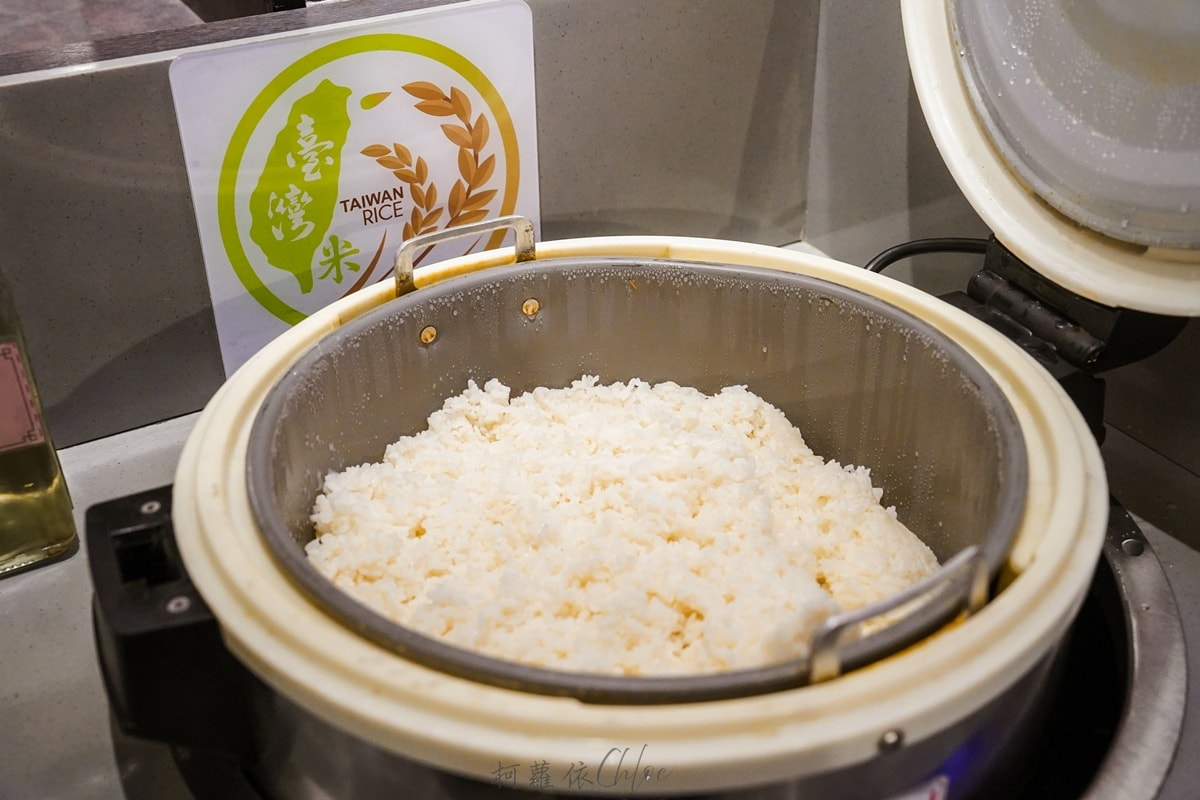 台南火鍋推薦｜這一鍋 皇室秘藏鍋物｜新品開箱！無花果甘潤雞湯鍋 搭配職人手切雞肉 日本A5和牛拼盤 聚餐首選 鴛鴦鍋超對味