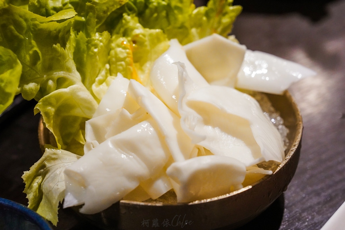 台南火鍋推薦｜這一鍋 皇室秘藏鍋物｜新品開箱！無花果甘潤雞湯鍋 搭配職人手切雞肉 日本A5和牛拼盤 聚餐首選 鴛鴦鍋超對味