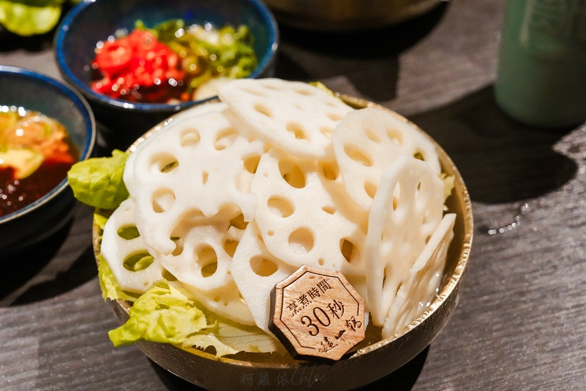 台南火鍋推薦｜這一鍋 皇室秘藏鍋物｜新品開箱！無花果甘潤雞湯鍋 搭配職人手切雞肉 日本A5和牛拼盤 聚餐首選 鴛鴦鍋超對味