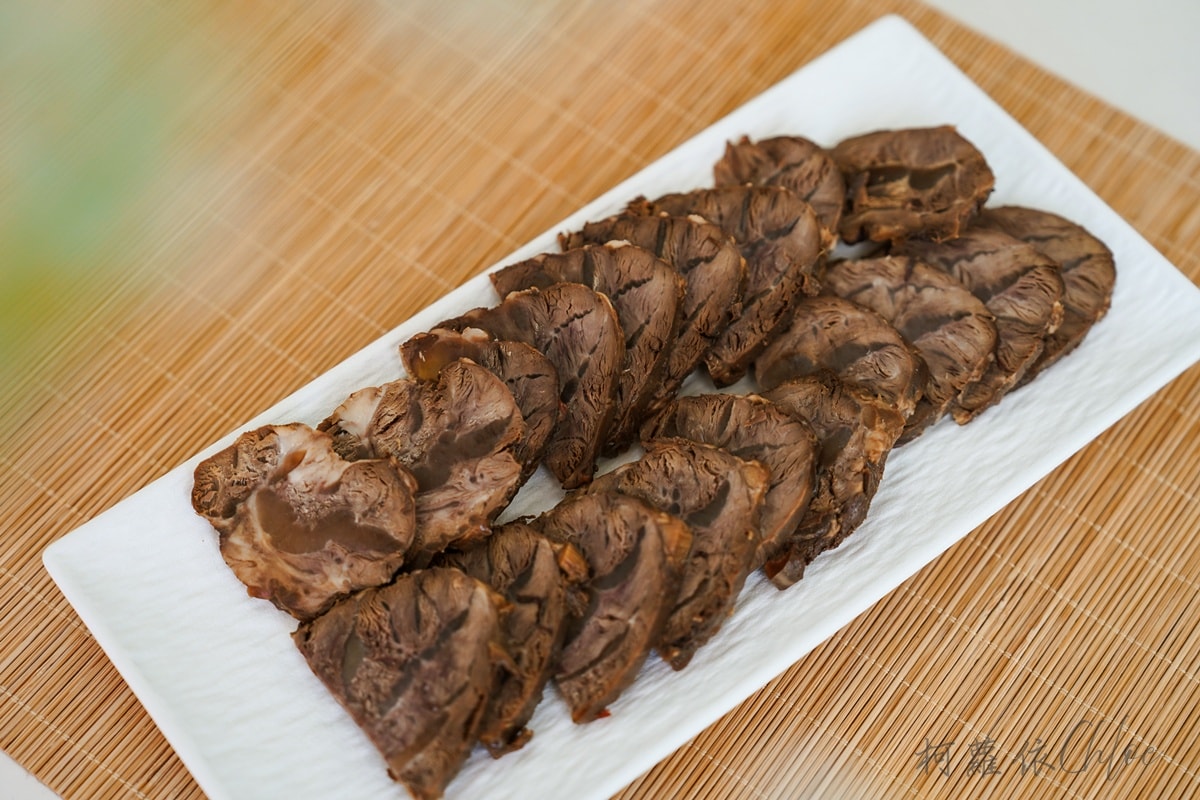 員林伴手禮推薦｜黑竹園雞腳凍開箱 40年老滷滷味 宅配美食必買清單