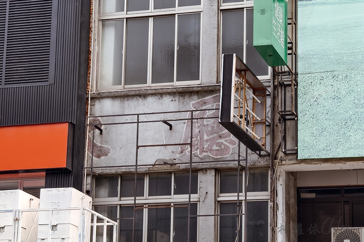 台南巷弄文化走讀｜走進雞朝街區 遇見時髦的錦源興百年布莊 台南伴手禮推薦