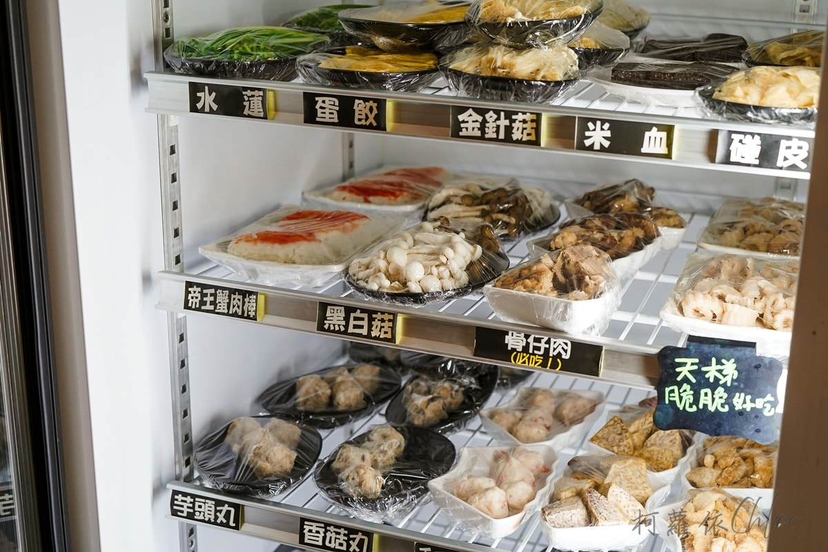 台南火鍋烤鴨推薦｜福來小棧沙茶爐一鴨三吃 片皮鴨 西瓜綿烤鴨鍋 香酥鴨超滿足