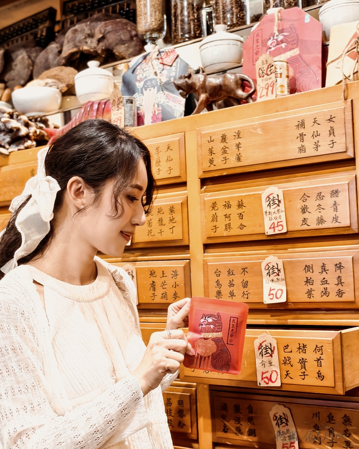 台南特色咖啡廳推薦｜杏源珈琲 藏在良皇宮旁巷弄裡的老宅咖啡 喝咖啡前記得先抽籤