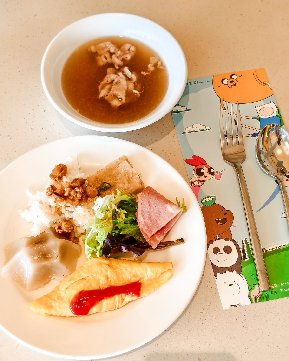 台南親子飯店推薦｜和逸飯店台南西門館 飛天小女警主題房 野餐派對 可愛來襲