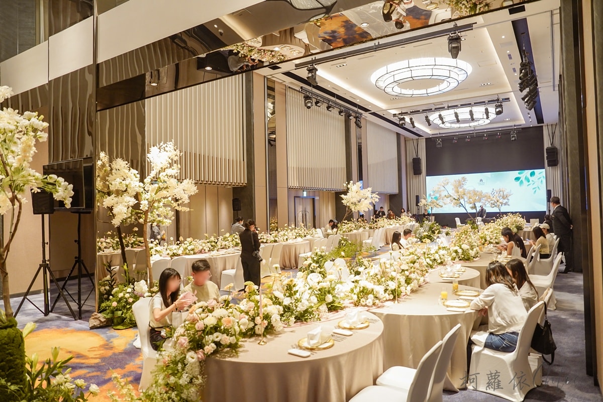 高雄日航酒店婚禮體驗展｜西式婚宴太美了！蜿蜒桌型、精緻餐點到調香互動一次看