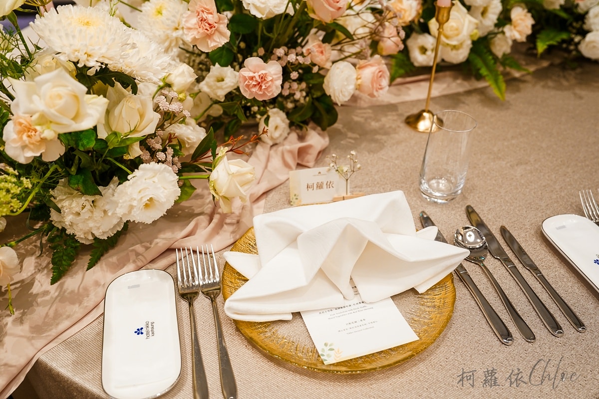 高雄日航酒店婚禮體驗展｜西式婚宴太美了！蜿蜒桌型、精緻餐點到調香互動一次看