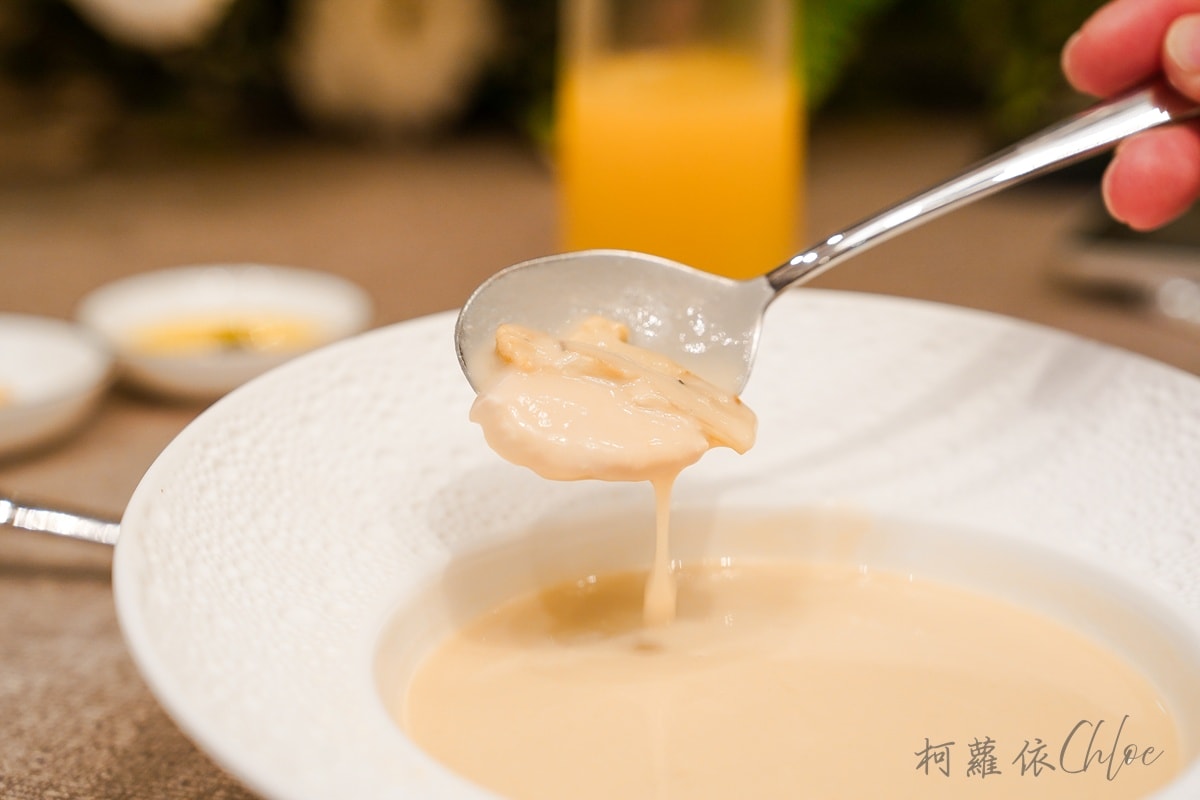 高雄日航酒店婚禮體驗展｜西式婚宴太美了！蜿蜒桌型、精緻餐點到調香互動一次看