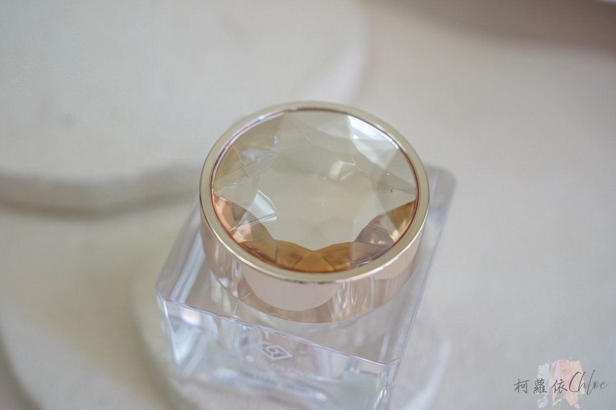輕奢保養推薦｜CHIC GLOW輕奢鑽光保養組開箱 水鑽極潤吻膚精華＋山茶花鑽光霜 打造自然透亮好感膚況