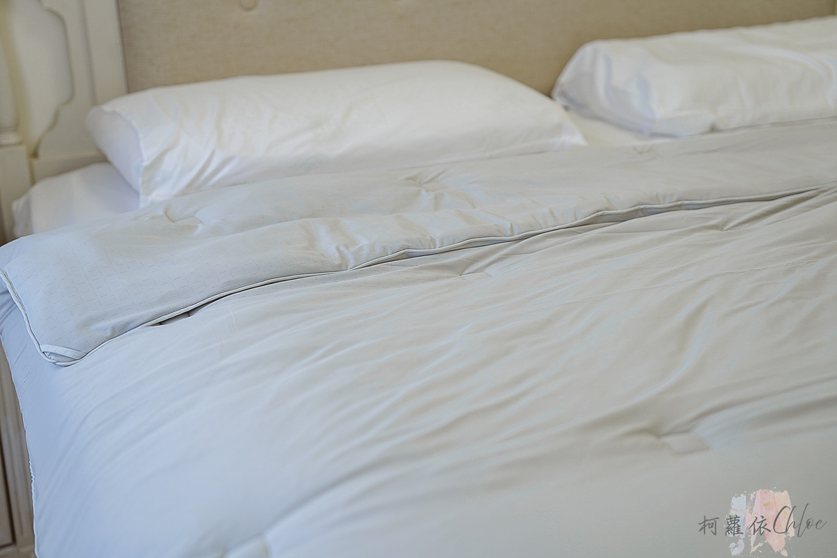 SENBAZURU恆溫太空冰冰被開箱｜夏天冷氣房必備舒服的涼感被 蓬鬆又有包覆感